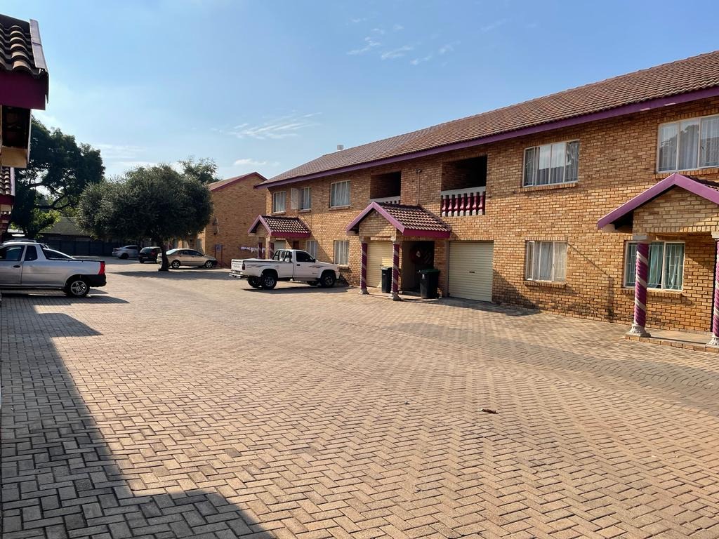 2 Bedroom Property for Sale in Rustenburg Central North West